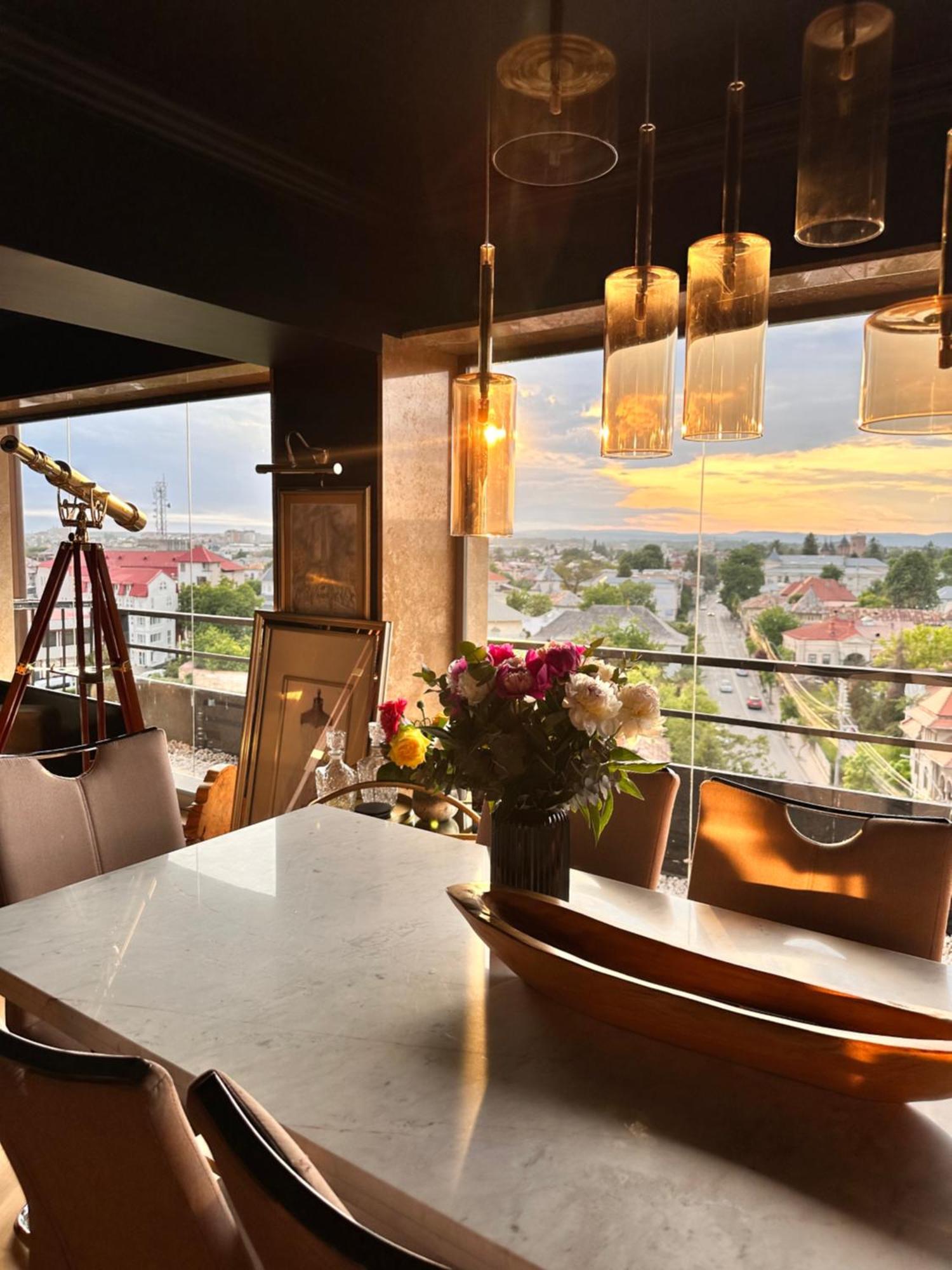 Noir Penthouse Apartment Търговище Екстериор снимка