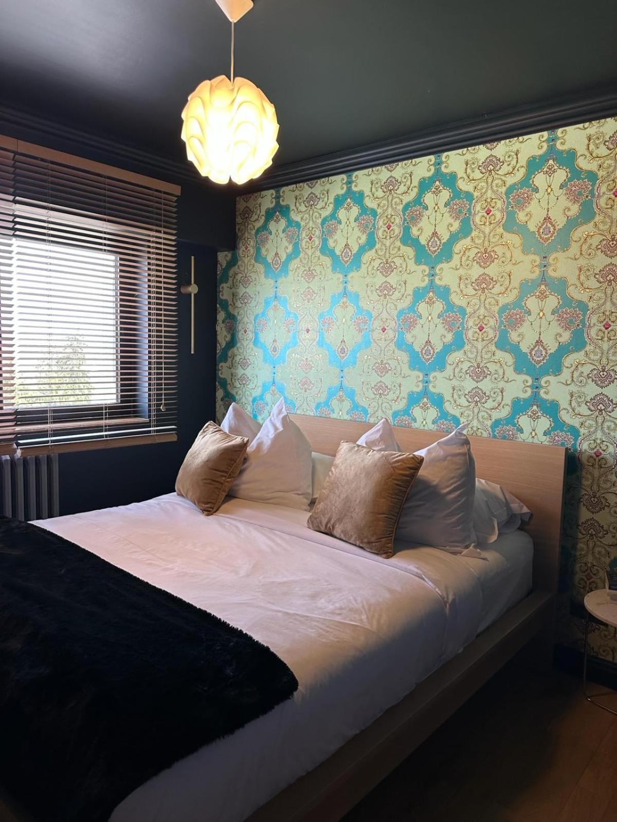 Noir Penthouse Apartment Търговище Екстериор снимка