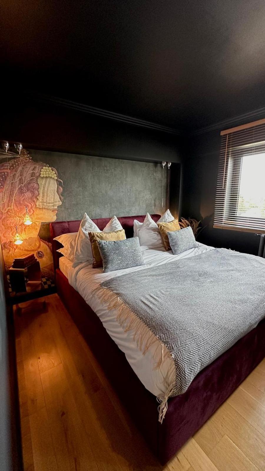 Noir Penthouse Apartment Търговище Екстериор снимка